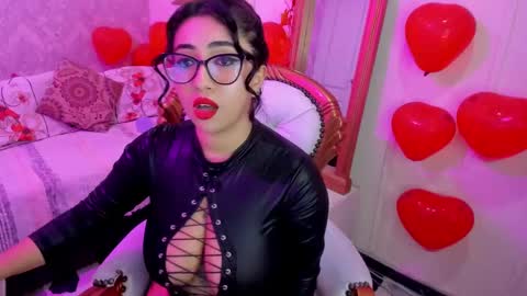 Snapshot of sexy_cristall chatting on 02/20/25, 10:48 C R I S T A L online show from 02/20/25, 10:48