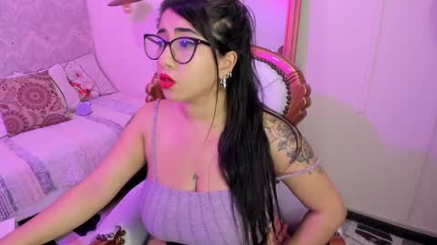 Snapshot of sexy_cristall chatting on 03/02/25, 06:59 C R I S T A L online show from 03/02/25, 06:59