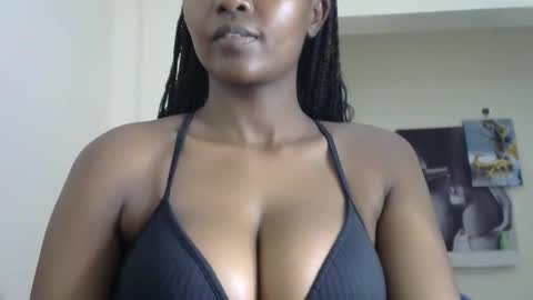 sexy_flavia8 online show from 11/21/25, 09:02