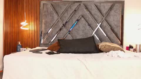 Snapshot of sexy_hot_milf_ chatting on 10/12/25, 02:05 Dafne online show from 10/12/25, 02:05