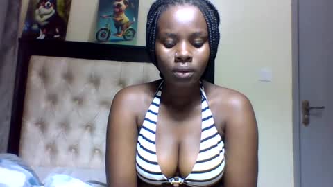 Snapshot of sexy_june chatting on 12/10/24, 01:22 sexy online show from 12/10/24, 01:22