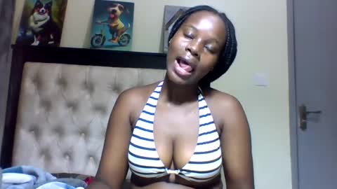 Snapshot of sexy_june chatting on 12/12/24, 04:26 sexy online show from 12/12/24, 04:26