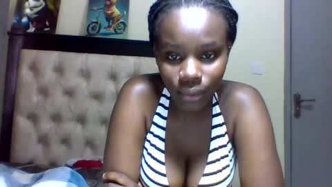 Snapshot of sexy_june chatting on 12/22/24, 07:44 sexy online show from 12/22/24, 07:44