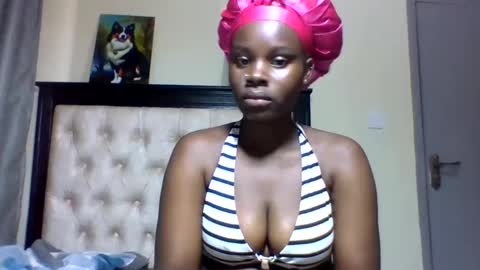 Snapshot of sexy_june chatting on 01/06/25, 01:30 sexy online show from 01/06/25, 01:30