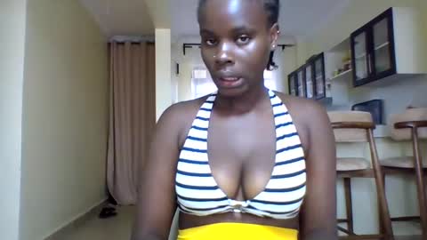 Snapshot of sexy_june chatting on 01/24/25, 06:57 sexy online show from 01/24/25, 06:57