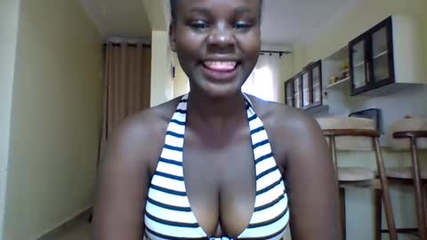 Snapshot of sexy_june chatting on 01/24/25, 10:00 sexy online show from 01/24/25, 10:00