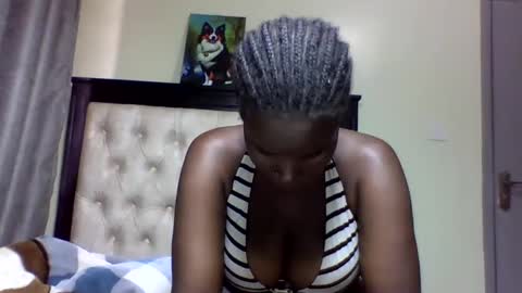 Snapshot of sexy_june chatting on 01/29/25, 10:05 sexy online show from 01/29/25, 10:05