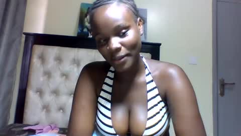 Snapshot of sexy_june chatting on 02/18/25, 08:38 sexy online show from 02/18/25, 08:38