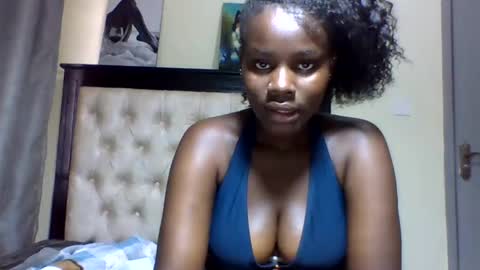 Snapshot of sexy_june chatting on 03/01/25, 08:13 sexy online show from 03/01/25, 08:13