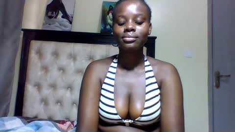Snapshot of sexy_june chatting on 03/11/25, 07:04 sexy online show from 03/11/25, 07:04