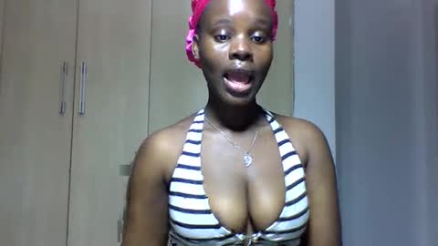 Snapshot of sexy_june chatting on 09/14/25, 08:35 sexy online show from 09/14/25, 08:35