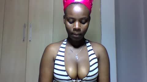 Snapshot of sexy_june chatting on 09/16/25, 07:20 sexy online show from 09/16/25, 07:20