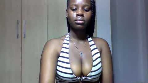 Snapshot of sexy_june chatting on 09/18/25, 05:42 sexy online show from 09/18/25, 05:42