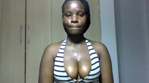 Snapshot of sexy_june chatting on 09/22/25, 04:14 sexy online show from 09/22/25, 04:14