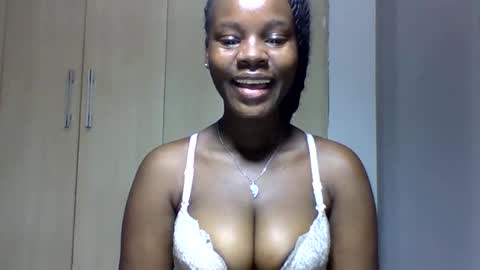 Snapshot of sexy_june chatting on 09/27/25, 05:56 sexy online show from 09/27/25, 05:56
