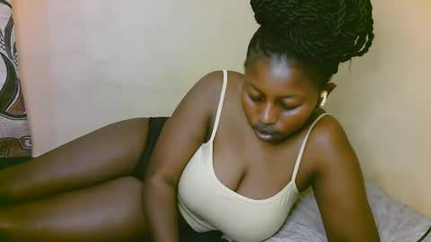 sexy_latasha online show from 10/16/25, 06:03