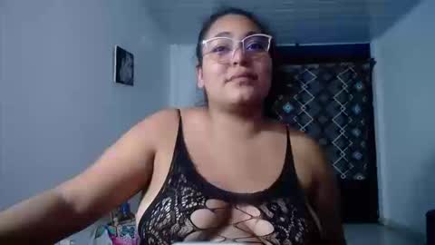 Snapshot of sexy_love_15 chatting on 09/25/25, 07:23 SIRENA LOVE online show from 09/25/25, 07:23