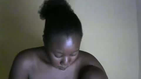 Snapshot of sexy_melanin11 chatting on 10/13/25, 07:36 sexy_melanin11 online show from 10/13/25, 07:36