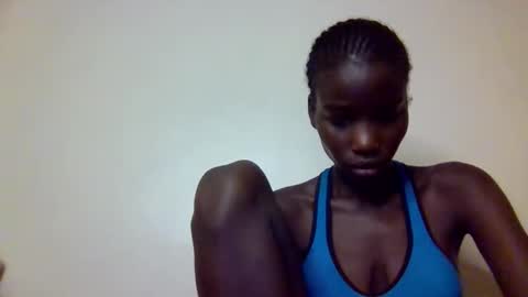 sexy_petittie online show from 11/04/25, 12:15