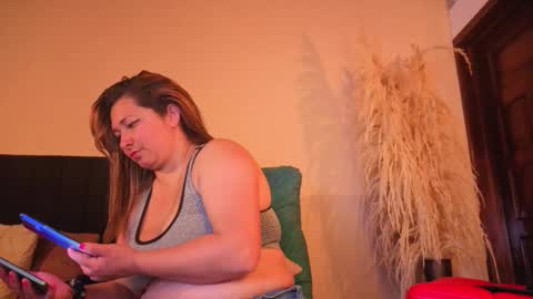 Snapshot of sexy_valeshca chatting on 10/29/25, 01:35 sexy_valeshca online show from 10/29/25, 01:35