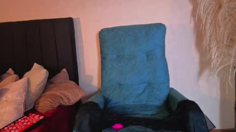 Snapshot of sexy_valeshca chatting on 10/30/25, 01:45 sexy_valeshca online show from 10/30/25, 01:45