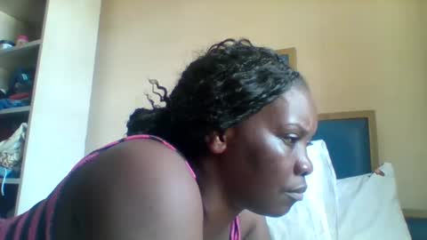 sexy_vivy1 online show from 10/27/25, 08:18