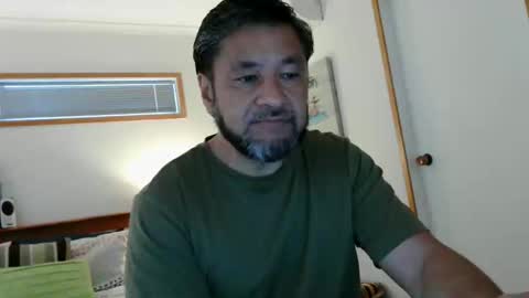 Dee online show from 11/14/25, 01:04