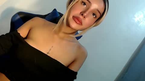 Snapshot of sexybite1 chatting on 02/24/25, 11:10 Seraphina Blaze online show from 02/24/25, 11:10