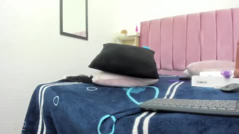 Snapshot of sexybrown_2005 chatting on 12/21/24, 02:52 sexybrown_2005 online show from 12/21/24, 02:52