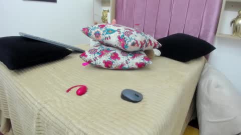 Snapshot of sexybrown_2005 chatting on 12/28/24, 06:06 sexybrown_2005 online show from 12/28/24, 06:06