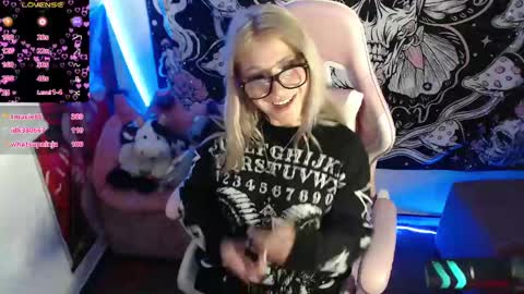 Snapshot of sexycarriie chatting on 01/02/25, 08:39 Carrie online show from 01/02/25, 08:39
