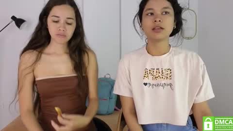 Snapshot of sexychanell_18 chatting on 10/21/25, 01:23 chanell and yina online show from 10/21/25, 01:23