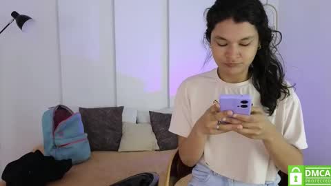 Snapshot of sexychanell_18 chatting on 10/27/25, 01:15 chanell and yina online show from 10/27/25, 01:15