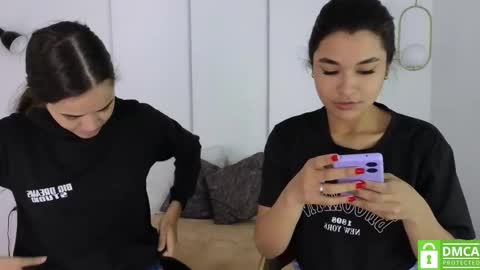 Snapshot of sexychanell_18 chatting on 11/03/25, 01:12 chanell and yina online show from 11/03/25, 01:12