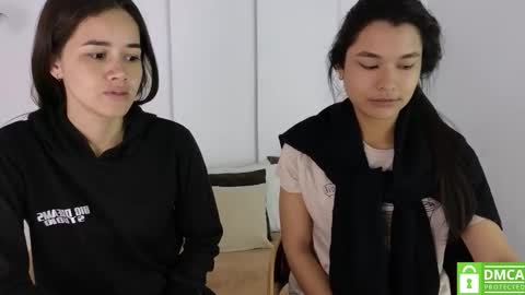 Snapshot of sexychanell_18 chatting on 11/04/25, 01:21 chanell and yina online show from 11/04/25, 01:21