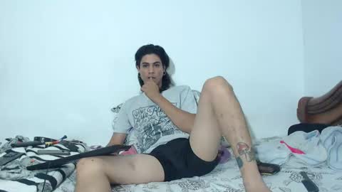 Snapshot of sexydarkhunter2 chatting on 12/22/24, 12:39 Mike online show from 12/22/24, 12:39