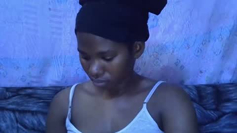 Snapshot of sexydoll002 chatting on 09/17/25, 06:15 sexydoll002 online show from 09/17/25, 06:15
