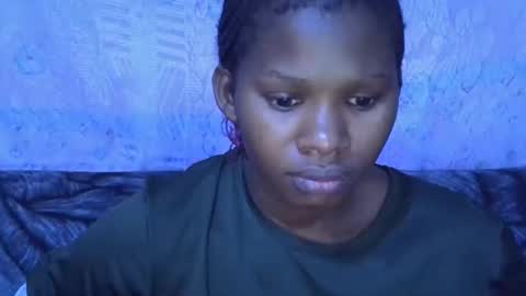 Snapshot of sexydoll002 chatting on 10/22/25, 05:30 sexydoll002 online show from 10/22/25, 05:30