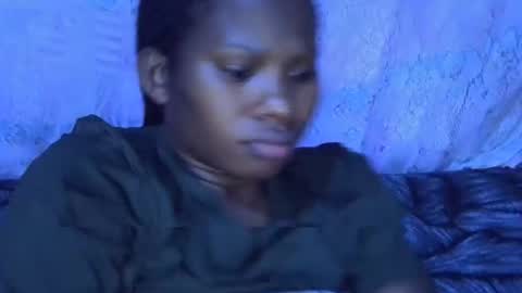 Snapshot of sexydoll002 chatting on 10/22/25, 06:51 sexydoll002 online show from 10/22/25, 06:51