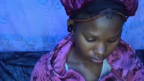 Snapshot of sexydoll002 chatting on 11/04/25, 02:32 sexydoll002 online show from 11/04/25, 02:32