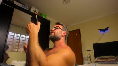 chris online show from 11/12/25, 04:18