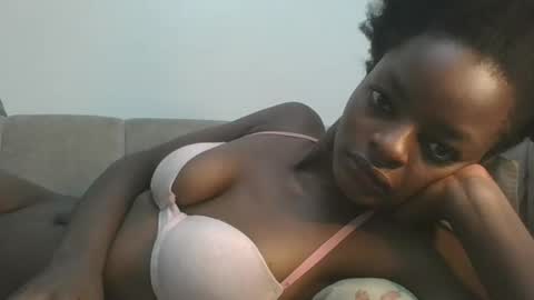 Snapshot of sexyhotgal23 chatting on 01/01/25, 08:47 REBECCAH online show from 01/01/25, 08:47