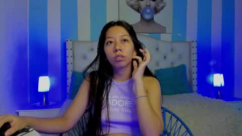 Snapshot of sexylaurita4u chatting on 12/11/24, 11:41 laura online show from 12/11/24, 11:41