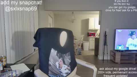 Snapshot of sexylax69 chatting on 10/11/25, 12:43 sexylax69 online show from 10/11/25, 12:43