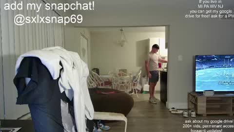 Snapshot of sexylax69 chatting on 10/14/25, 12:33 sexylax69 online show from 10/14/25, 12:33