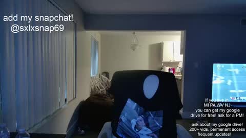 Snapshot of sexylax69 chatting on 10/17/25, 12:36 sexylax69 online show from 10/17/25, 12:36