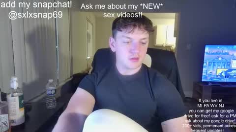 Snapshot of sexylax69 chatting on 11/09/25, 01:37 sexylax69 online show from 11/09/25, 01:37