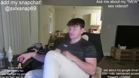 Snapshot of sexylax69 chatting on 11/25/25, 01:49 sexylax69 online show from 11/25/25, 01:49