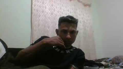 Snapshot of sexyleon69 chatting on 02/06/25, 07:35 Sexy leon online show from 02/06/25, 07:35