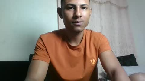 Snapshot of sexyleon69 chatting on 02/08/25, 12:17 Sexy leon online show from 02/08/25, 12:17